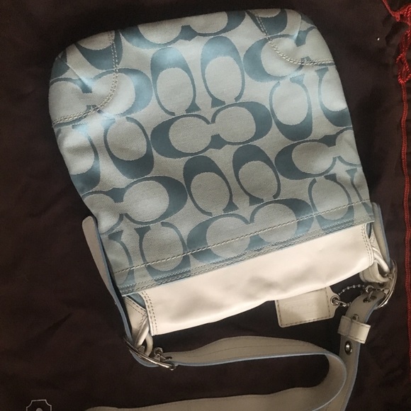 Signature blue and white leather Coach Soho bleaker flap duffel - Picture 2 of 5